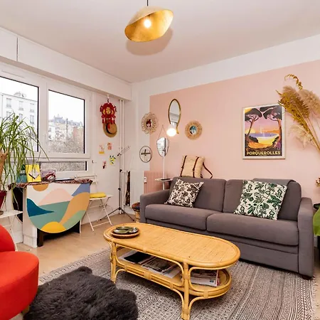 Beautiful Nest 2 Steps From Belleville