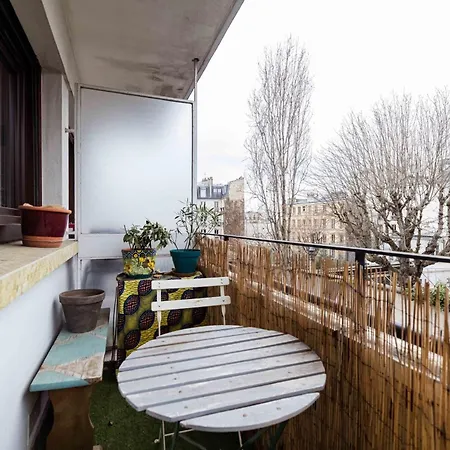 Beautiful Nest 2 Steps From Belleville Parijs