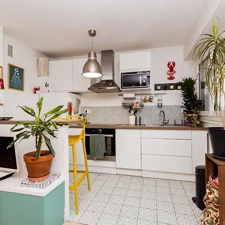 Beautiful Nest 2 Steps From Belleville Париж