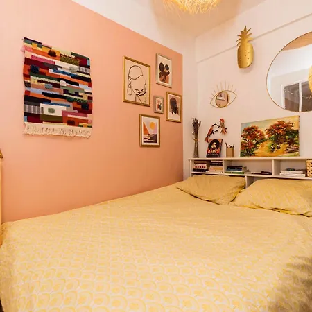 Апартаменты Beautiful Nest 2 Steps From Belleville Париж